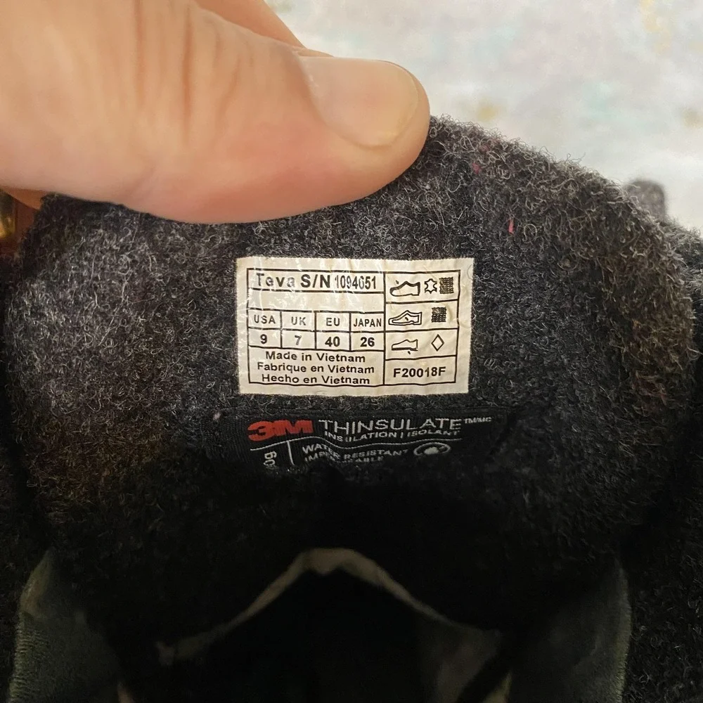 Ahnu snow boots